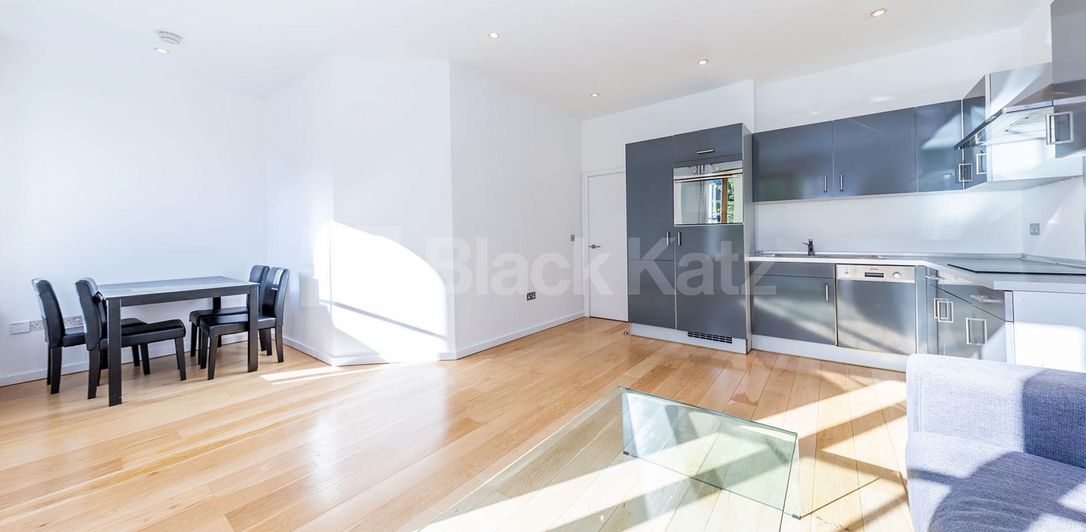 Stunning two bedroom with great space located in a great area Kingsdown Road, Holloway